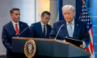 Tổng thống Trump họp khẩn với đội ngũ an ninh, cân nhắc tấn công Iran