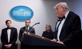 Nổ súng tại tiệc báo chí Nhà Trắng: Tổng thống Trump họp báo, nghi phạm mang nhiều vũ khí