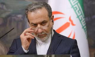 Iran gửi đề xuất mới cho Mỹ: Mở eo biển, hoãn đàm phán hạt nhân