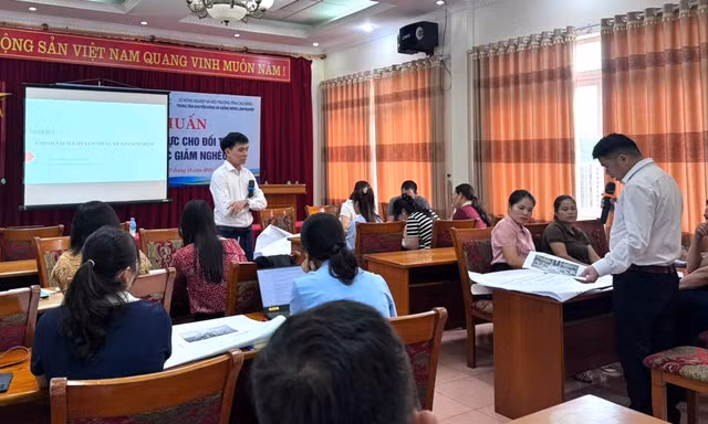 Thảo luận tại lớp tập huấn giảm nghèo ở Cao Bằng. Ảnh: CB