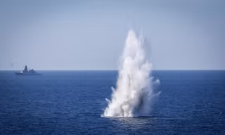 Iran không thể mở lại eo biển Hormuz vì chưa gỡ bỏ được thủy lôi?