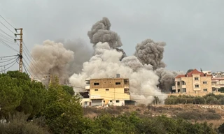 Israel bất ngờ không kích miền nam Li-băng, tuyên bố nhắm vào Hezbollah