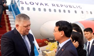 Thủ tướng Cộng hòa Slovakia bắt đầu thăm chính thức Việt Nam