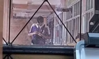 Thái Lan: Nam sinh nổ súng đoạt mạng nhiều giáo viên và bạn học