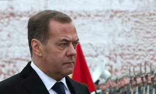 Mỹ áp lệnh trừng phạt Nga, ông Dmitry Medvedev lên tiếng