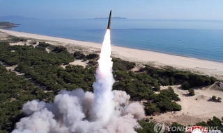 Triều Tiên bất ngờ phóng tên lửa đạn đạo