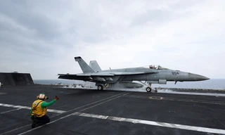 Tổng thống Mỹ nói hạm đội được điều đến Iran lớn hơn hạm đội ở Venezuela