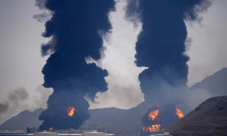 Sau vụ Mỹ tập kích đảo Kharg, Iran cảnh báo tấn công các cảng UAE để trả đũa