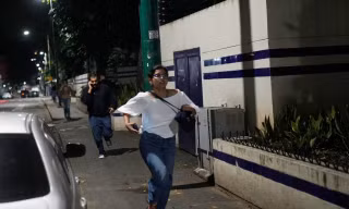 Nhân chứng nói 'bầu trời rực đỏ, mặt đất rung chuyển' khi Mỹ tấn công Venezuela