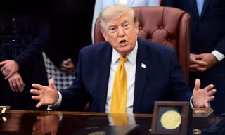 Tổng thống Donald Trump dọa trừng phạt người loan tin Mỹ thiếu đạn dược