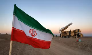 Số tên lửa Iran phóng vào Israel giảm mạnh