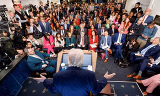 Tổng thống Mỹ tận dụng chiến dịch giải cứu sĩ quan F-15 để tái định hình cuộc chiến ở Iran