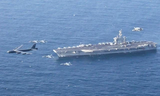 Tổng thống Mỹ nói hạm đội được điều đến Iran lớn hơn hạm đội ở Venezuela