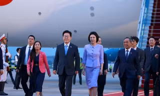 Tổng thống Hàn Quốc và Phu nhân tới Hà Nội