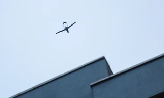 Ukraine bị cáo buộc phóng gần 100 máy bay không người lái vào dinh thự của Tổng thống Nga