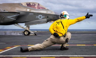 Tàu sân bay Mỹ tiến vào Trung Đông, kịch bản nào cho Iran?