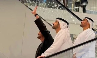 UAE hứng loạt hỏa lực của Iran, lãnh đạo xuất hiện tại trung tâm thương mại 