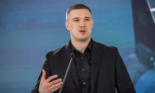 Khăng khăng đòi ghế cũ, cựu Bộ trưởng Quốc phòng Ukraine đẩy Tổng thống Zelensky vào thế khó