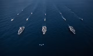 Mỹ bắt đầu phong toả vùng biển Iran: Điểm danh 15 tàu chiến đang dàn thế trận khắp Trung Đông