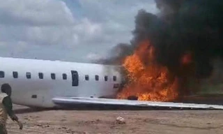Congo: Bộ trưởng thoát chết trong gang tấc khi máy bay bốc cháy dữ dội