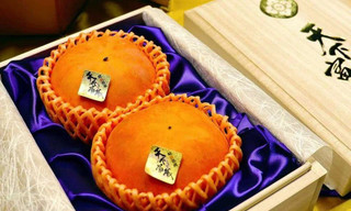 Ngỡ ngàng cặp hồng được bán với giá kỷ lục 187 triệu đồng