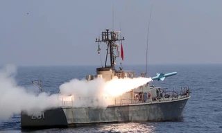 Iran bác tin tập trận trên Eo biển Hormuz