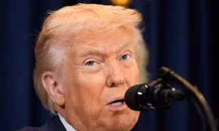 Tổng thống Mỹ dọa giáng đòn mạnh gấp 20 lần vào Iran