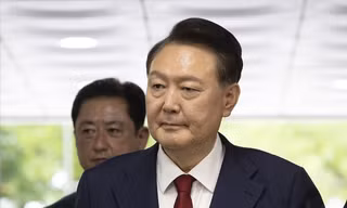 Từ trại giam, cựu tổng thống Hàn Quốc liên tục từ chối tham gia thẩm vấn