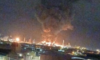 Cơ sở hóa dầu Iran bị tấn công, giá dầu bật tăng