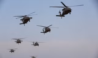 Video cảnh sát Iran nổ súng vào trực thăng nghi của Mỹ