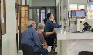 Người cao tuổi ở TPHCM đón tin vui