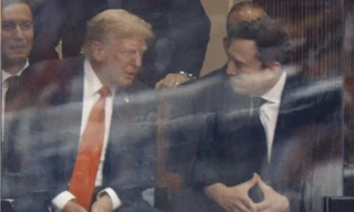 Tổng thống Mỹ và tỷ phú Elon Musk trò chuyện sau nhiều tháng lạnh nhạt