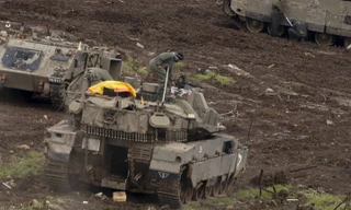 Israel mở chiến dịch trên bộ, đưa lực lượng vào Li-băng