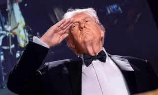 Tổng thống Mỹ Trump và chiến lược 'biến nguy thành cơ'