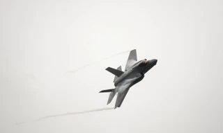 Mỹ bắn hạ máy bay không người lái Iran