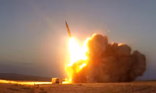 Còi báo động tiếp tục vang lên ở vùng Vịnh sau tuyên bố ngừng bắn của Tổng thống Mỹ