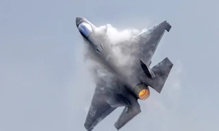 Tiêm kích F-35 Israel bắn hạ chiến đấu cơ Iran trên bầu trời Tehran