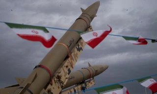 Iran bác tin đàm phán, chuẩn bị 'dành bất ngờ cho Mỹ và Israel'