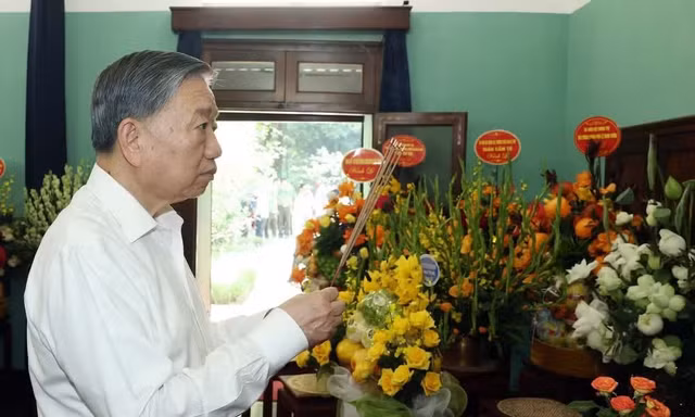 81 năm Quốc khánh 2/9: Tổng Bí thư, Chủ tịch nước tưởng nhớ Chủ tịch Hồ Chí Minh