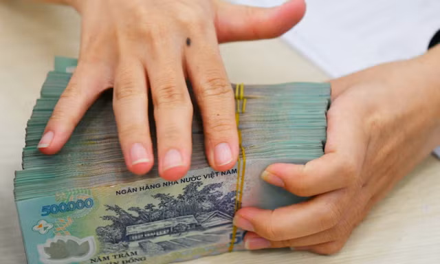Hủy hợp đồng bảo hiểm sau hơn 2 năm đóng 150 triệu, người mua nhận về gần 21 triệu