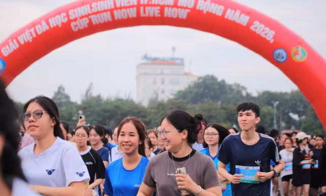 TP.HCM: Khởi động chào tân sinh viên với giải Việt dã HS-SV Thành phố mở rộng