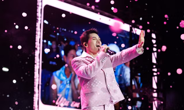 Quốc Thiên cùng Duy Khánh, Dương Lâm đưa loạt trend vào concert SKYNOTE 2025