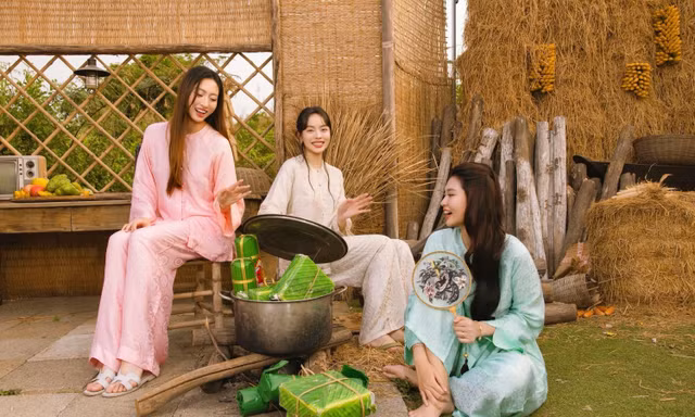 Hoa hậu Thanh Thủy, Lương Thùy Linh, Thiên Ân cùng nhau chụp bộ ảnh đón Tết