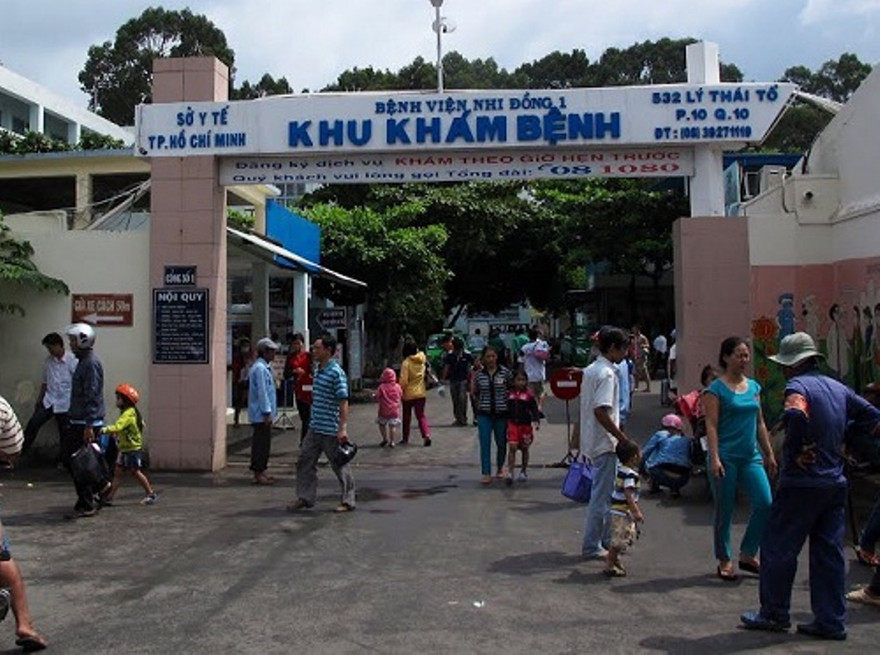 Bé trai 4 tuổi nghi bị bạo hành đã tử vong trước khi được chuyển đến Bệnh viện Nhi đồng 1