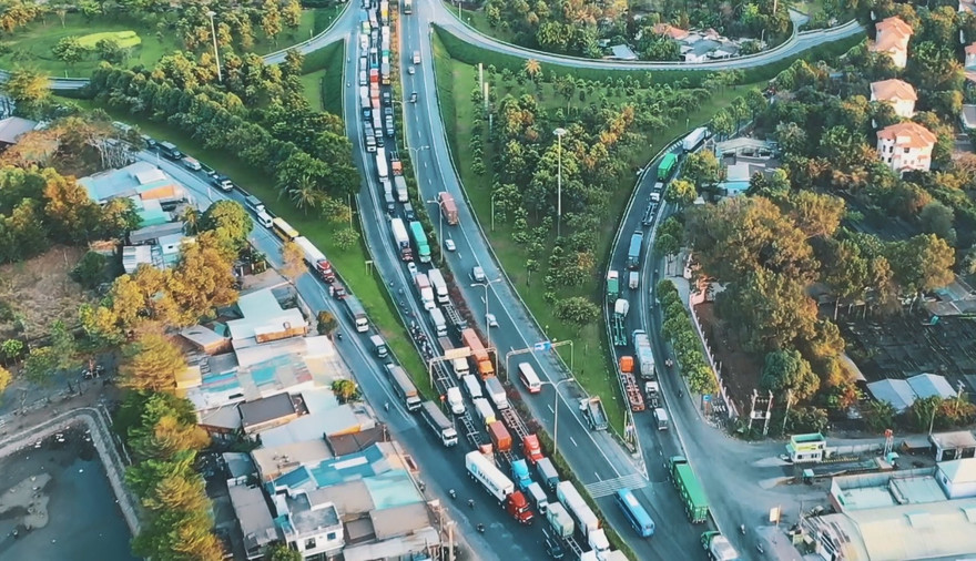 Tình trạng tắc nghẻn giao thông trên quốc lộ 51