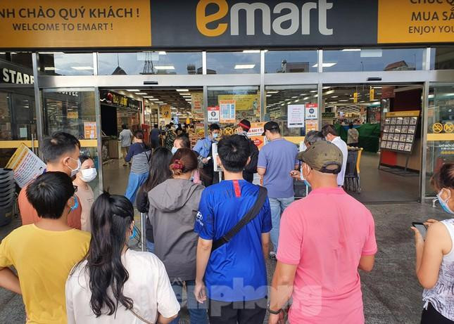Siêu thị Emart tạm ngừng hoạt động trong ngày 3/10 do không đảm bảo yêu cầu phòng dịch