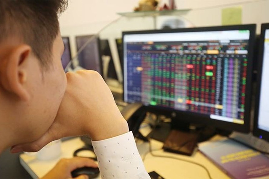 Sàn chứng khoán đỏ lửa ngày cuối năm 2018 khiến nhà đầu tư kém vui