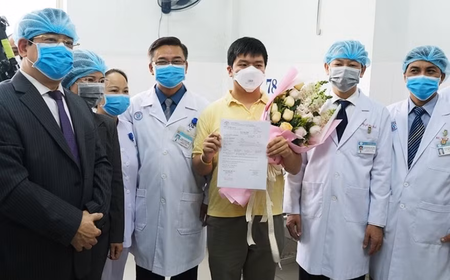 Ca đầu tiên mắc COVID-19 tại Việt Nam trong ngày xuất viện