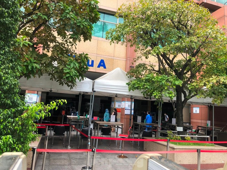 Bệnh viện Đại học y dược TPHCM phát hiện có nhân viên y tế mắc COVID-19