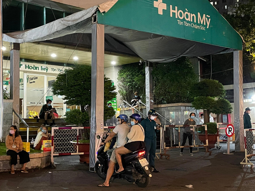 Bệnh viện Hoàn Mỹ tạm phong tỏa để xét nghiệm COVID-19